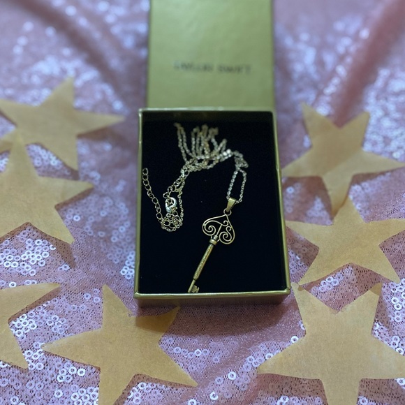 taylor swift fearless key necklace gold jewelry TV - Picture 8 of 13